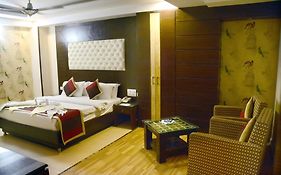 Hotel Palmdale Zirakpur